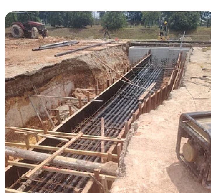 Concrete encasement for duct bank